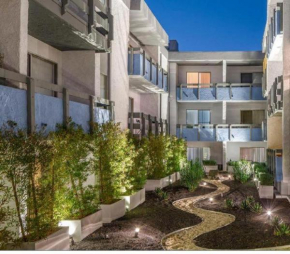 Relaxing Hollywood Condo with Pool & Balcony